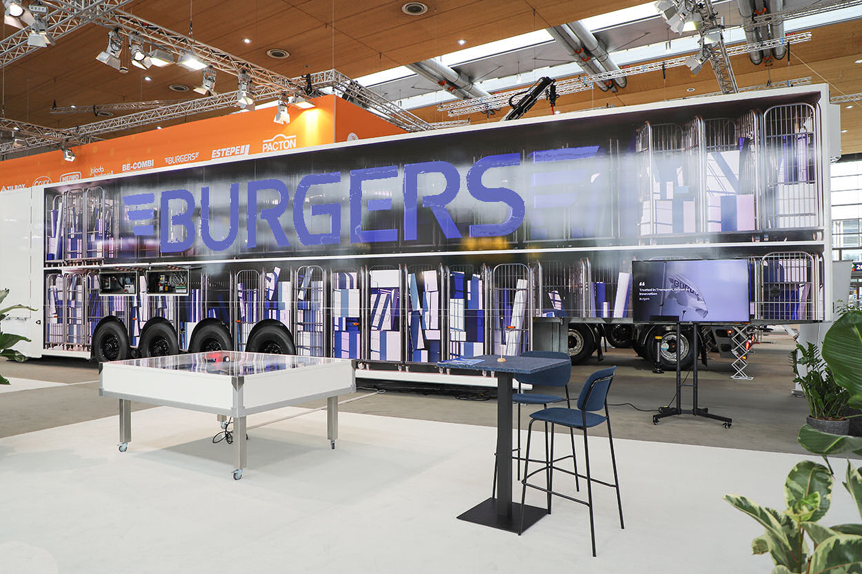 Op de Burgers stand werd een Double Deck trailer tentoongesteld.